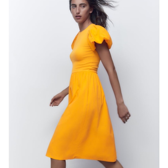 Zara Dresses & Skirts - Zara Puffy Sleeve Midi Dress -- New!